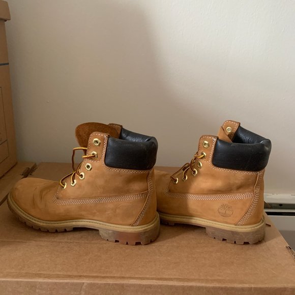 WOMEN'S 6-INCH PREMIUM TIMBERLAND BOOTS 6.5 M - Picture 2 of 5